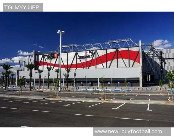 特纳谈锦标赛球场感受称其比黄色场地更让人舒适