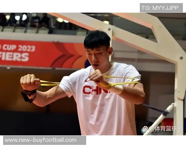 周琦防守表现突出半场贡献3分7篮板1抢断2盖帽助力球队